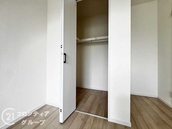 東急ドエル・アルス木津南D棟 中古マンション(収納)