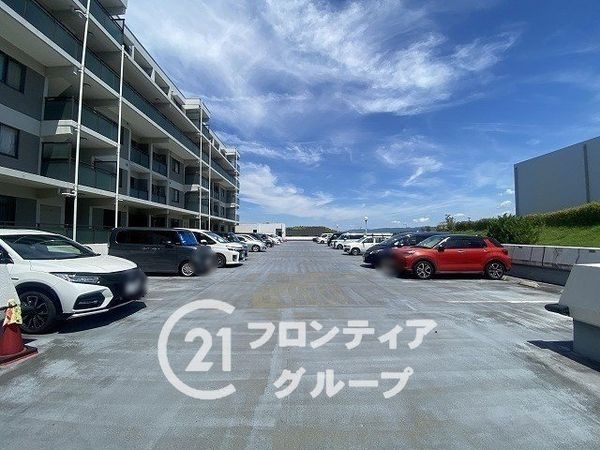 東急ドエル・アルス木津南D棟 中古マンション(駐車場)