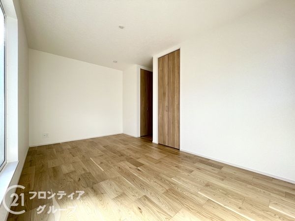 生駒市小明町　新築一戸建て　第７　８号棟