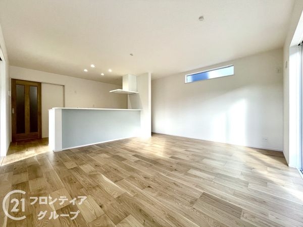 生駒市小明町　新築一戸建て　第７　８号棟