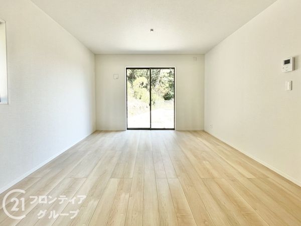 奈良市中山町　新築一戸建て　第１１　３号棟