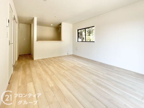 奈良市中山町　新築一戸建て　第１１　３号棟