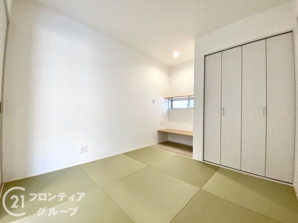 橿原市新口町　新築一戸建て　全３区画　２号棟