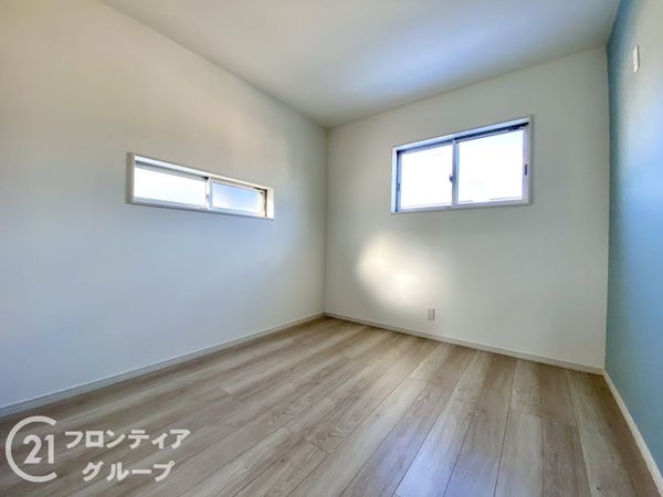 橿原市新口町　新築一戸建て　全３区画　２号棟