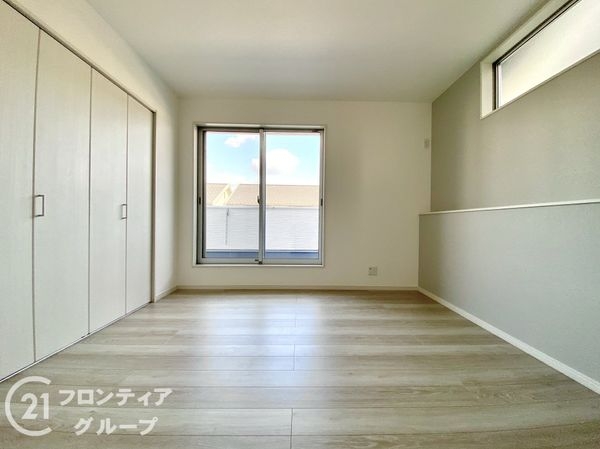 橿原市新口町　新築一戸建て　全３区画　２号棟