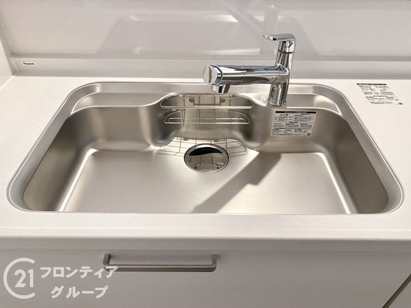 橿原市新口町　新築一戸建て　全３区画　２号棟
