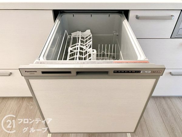 橿原市新口町　新築一戸建て　全３区画　２号棟