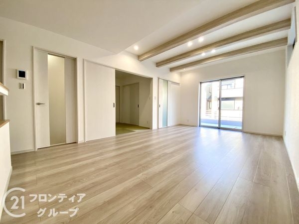 橿原市新口町　新築一戸建て　全３区画　２号棟