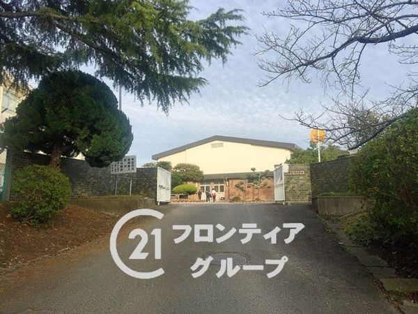 ポレスター学研奈良登美ヶ丘 中古マンション(奈良市立登美ケ丘小学校)