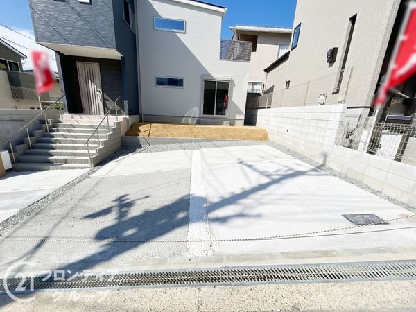 生駒市俵口町　新築一戸建て　1号棟