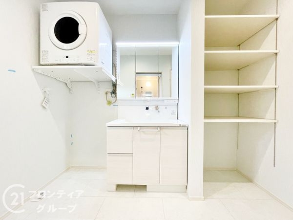 生駒市俵口町　新築一戸建て　1号棟