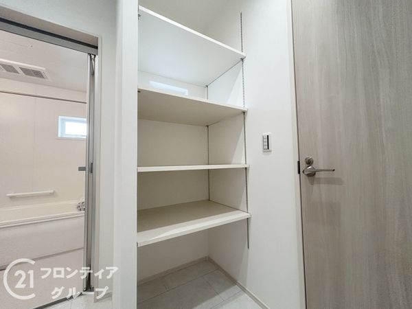 生駒市俵口町　新築一戸建て　第１　2号棟