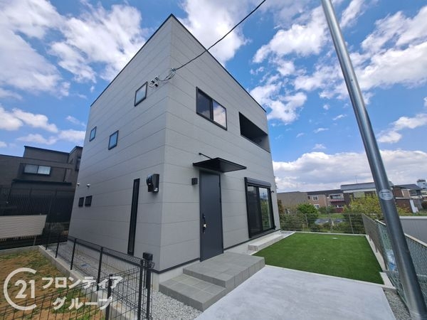 大和高田市東雲町　新築一戸建て