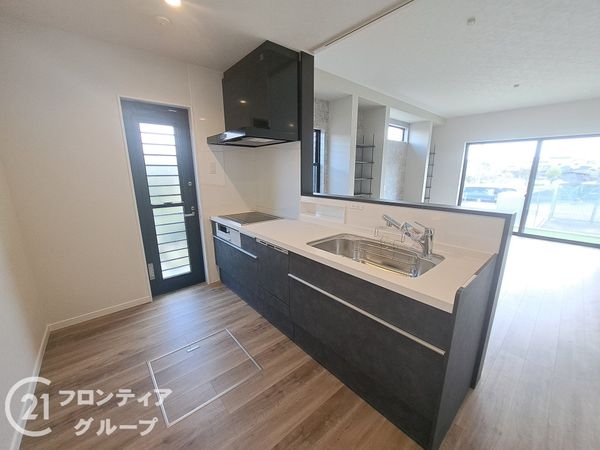 大和高田市東雲町　新築一戸建て