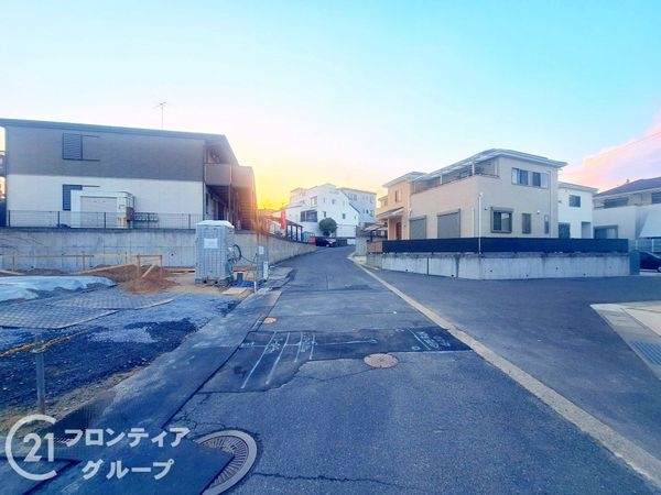 奈良市中山町　新築一戸建て　第１２　１号棟