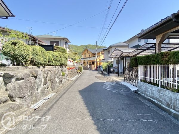 生駒郡平群町大字梨本　中古一戸建て