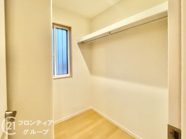 香芝市磯壁５丁目　新築一戸建て　5号棟