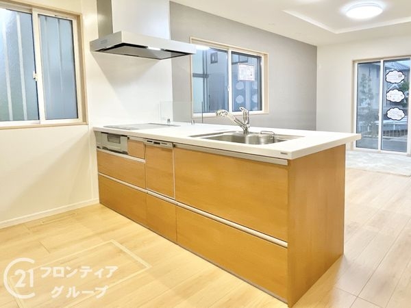 香芝市磯壁５丁目　新築一戸建て　5号棟