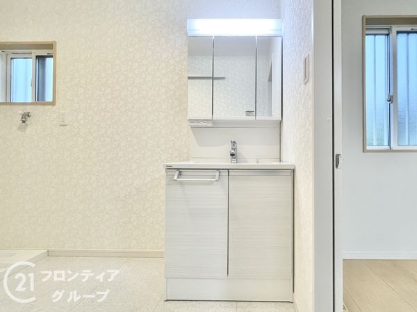 香芝市磯壁５丁目　新築一戸建て　5号棟