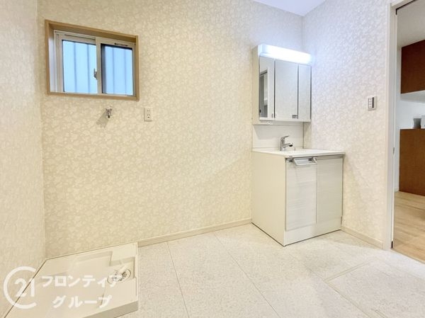 香芝市磯壁５丁目　新築一戸建て　5号棟