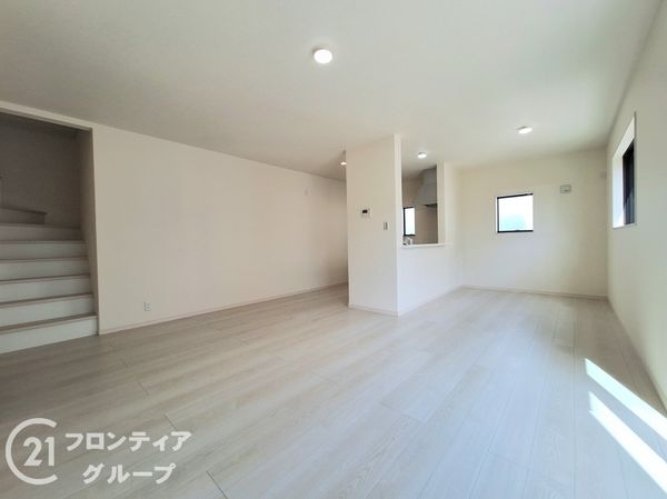 橿原市山本町　新築一戸建て　２号棟