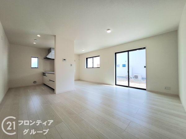 橿原市山本町　新築一戸建て　２号棟