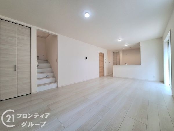 橿原市山本町　新築一戸建て　３号棟