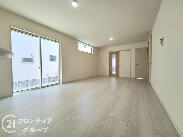 橿原市山本町　新築一戸建て　３号棟