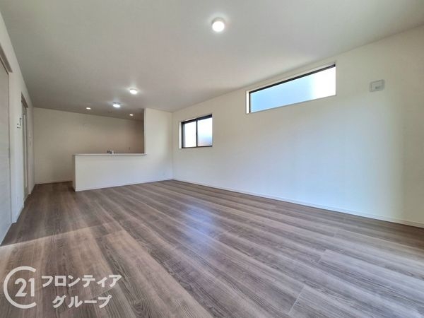 橿原市山本町　新築一戸建て　５号棟