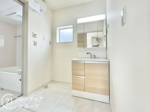 橿原市山本町　新築一戸建て　４号棟