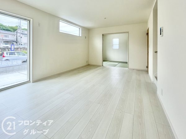 橿原市山本町　新築一戸建て　４号棟