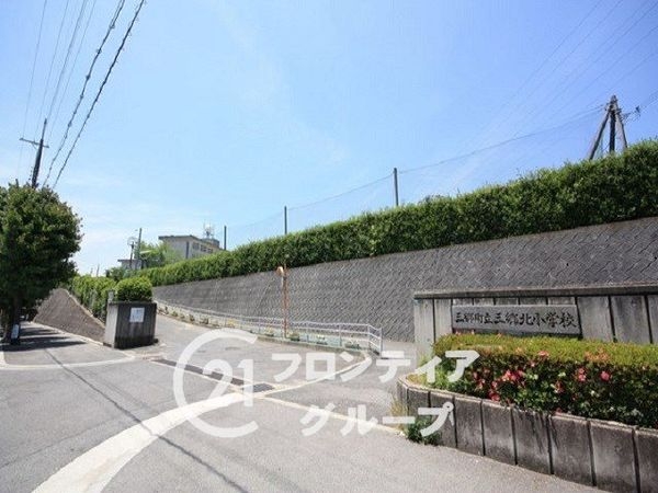 生駒郡三郷町勢野北3丁目の中古一戸建て(三郷町立三郷北小学校)