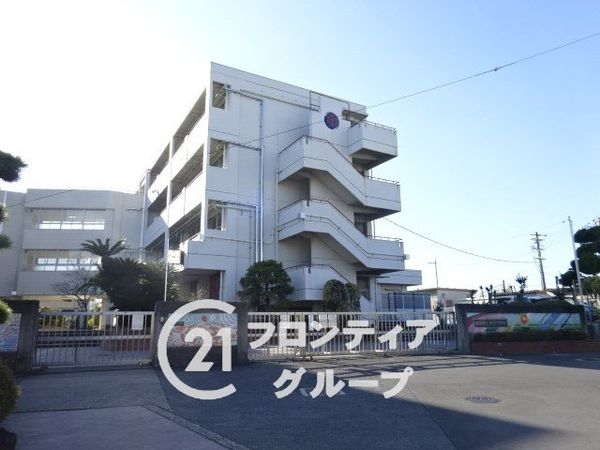 香芝市磯壁1丁目の中古一戸建て(香芝市立香芝中学校)