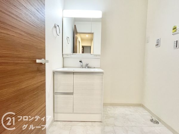 奈良県大和高田市大字吉井　新築一戸建て　５期　１号棟