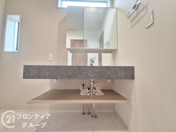 生駒市北大和４丁目　新築一戸建て　１号棟