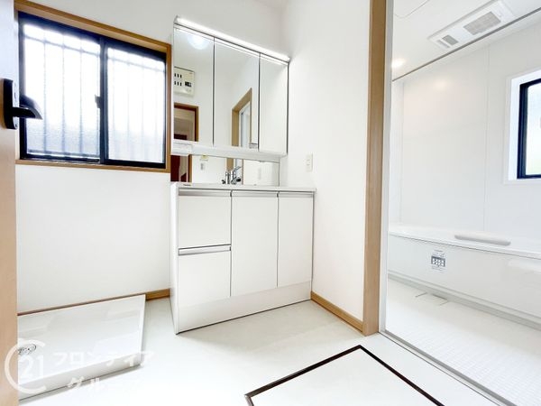 生駒市小明町の中古一戸建て