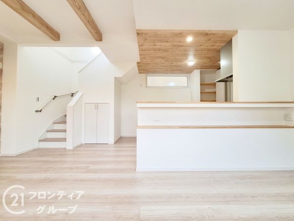 橿原市菖蒲町１丁目　新築一戸建て