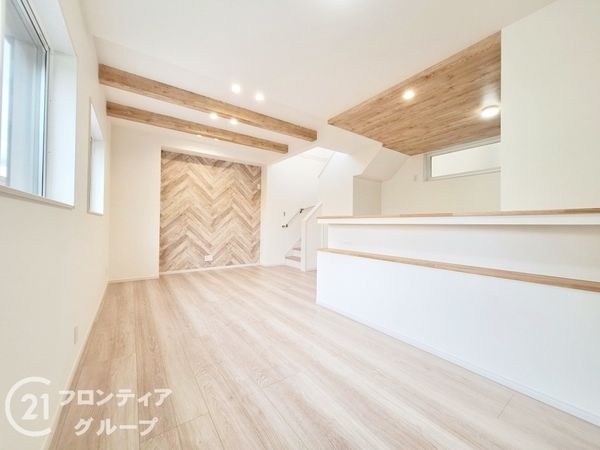 橿原市菖蒲町１丁目　新築一戸建て