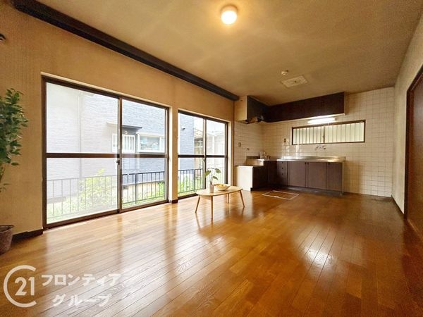 生駒市有里町の中古一戸建て