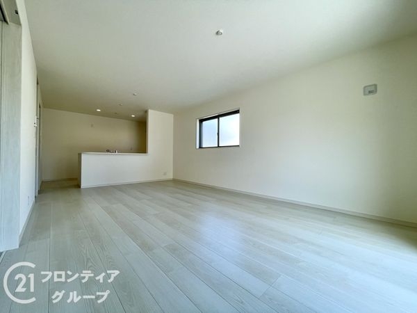 生駒郡平群町大字三里　新築一戸建て　3期　2号棟