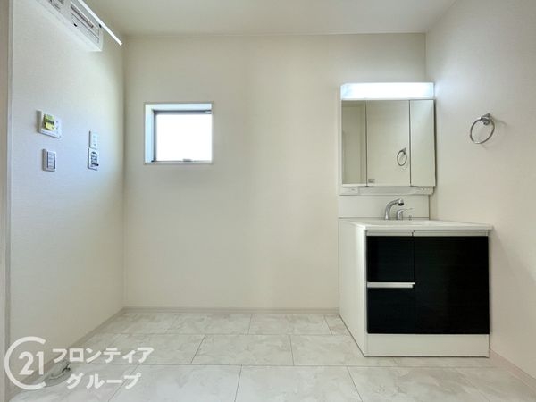 生駒郡平群町大字三里　新築一戸建て　3期　3号棟