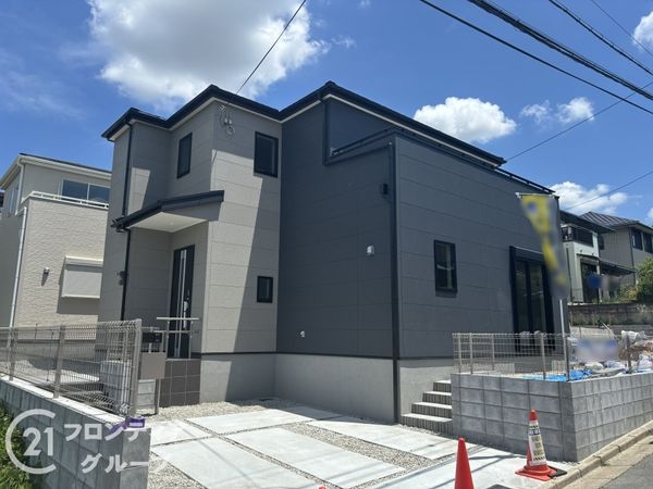 奈良市神功５丁目　新築一戸建て　１号棟