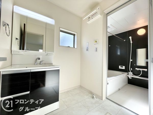 生駒郡平群町大字三里　新築一戸建て　3期　1号棟