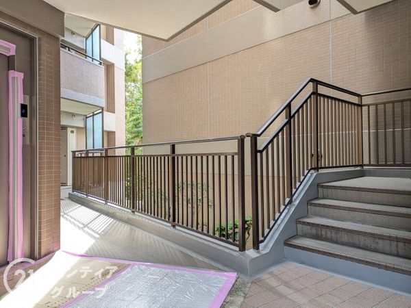 ロイヤルヒルズ富雄Ｆ棟　中古マンション