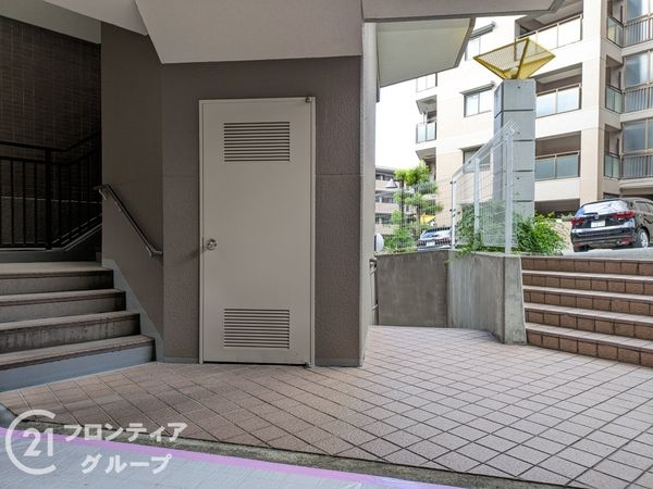 ロイヤルヒルズ富雄Ｆ棟　中古マンション