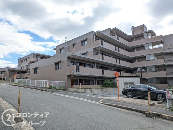 ロイヤルヒルズ富雄Ｆ棟　中古マンション