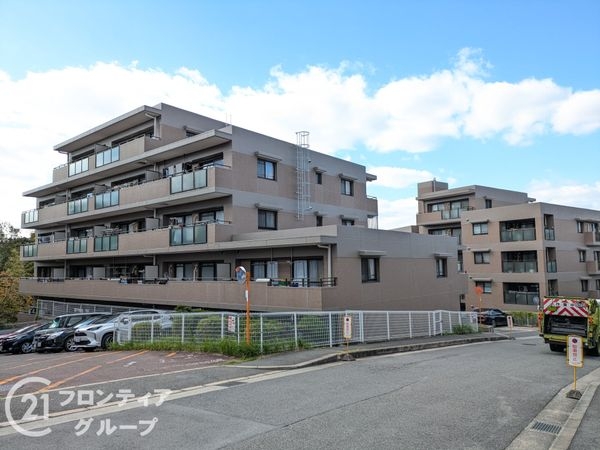 ロイヤルヒルズ富雄Ｆ棟　中古マンション