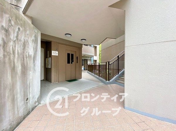 ロイヤルヒルズ富雄Ｆ棟　中古マンション