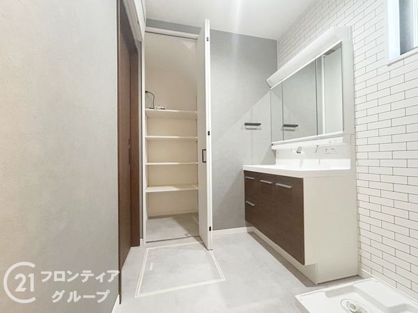 天理市勾田町　新築一戸建て　５号地