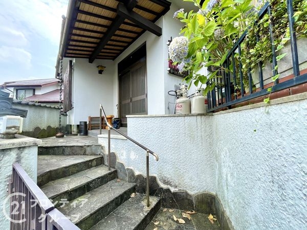 奈良市富雄川西１丁目の中古一戸建て